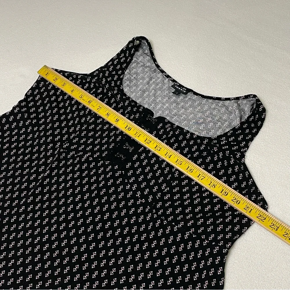 Torrid Boho Black Sleeveless Empire Waist Tank Top Sz 2 US 2X 18–20 Hook Detail